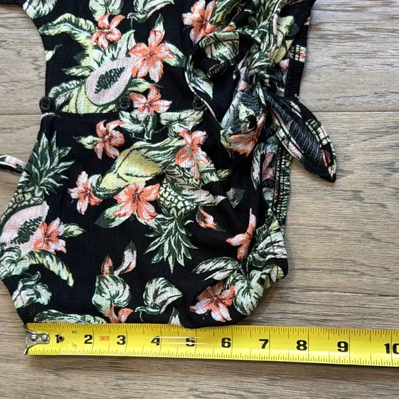 H&M Divided Women’s Black Floral Tie-Hem Jersey Camisole Top Size Small - Picture 6 of 7